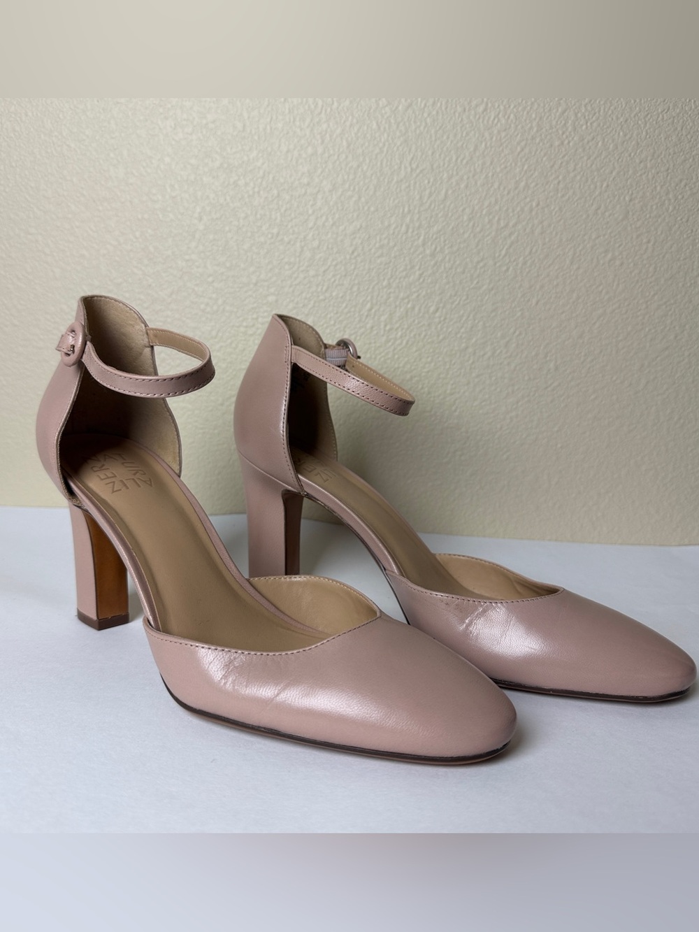 Naturalizer Gianna Ankle Strap Pump - Size 9